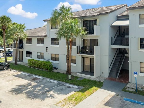 7200 NW 179th St, Unit 105, Hialeah, FL 33015
