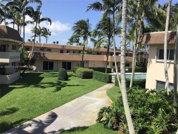 14500 SW 88th Ave, Unit 205, Palmetto Bay, FL 33176