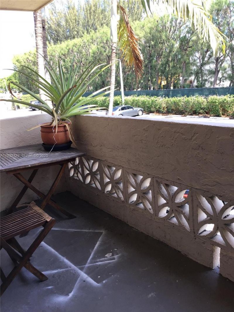 14500 SW 88th Ave, Unit 205, Palmetto Bay, FL 33176 Photo