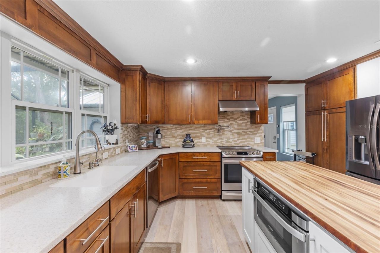 28042 Lindenhurst Drive, Wesley Chapel, FL 33544 Photo