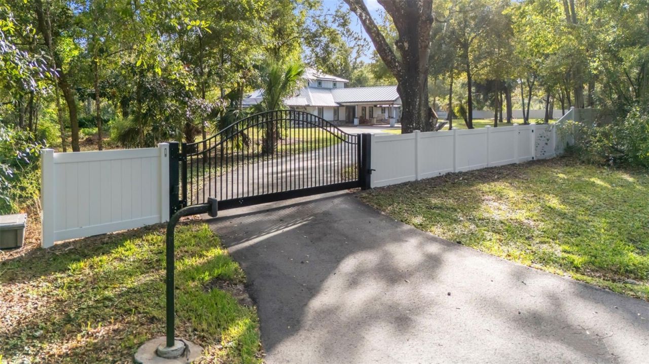 28042 Lindenhurst Drive, Wesley Chapel, FL 33544 Photo