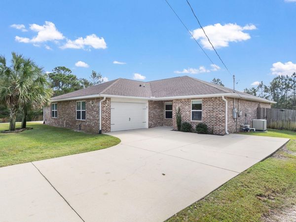 1827 Sundown Dr, Navarre, FL 32566