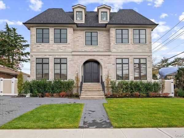 772 Park Lane, North Woodmere, NY 11581