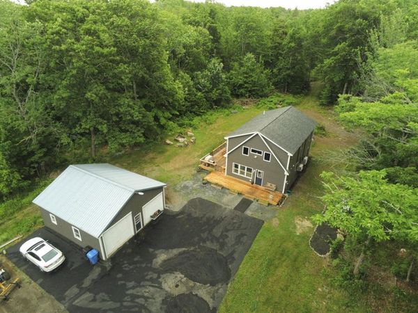1083 North Road, Newburgh, ME 04444