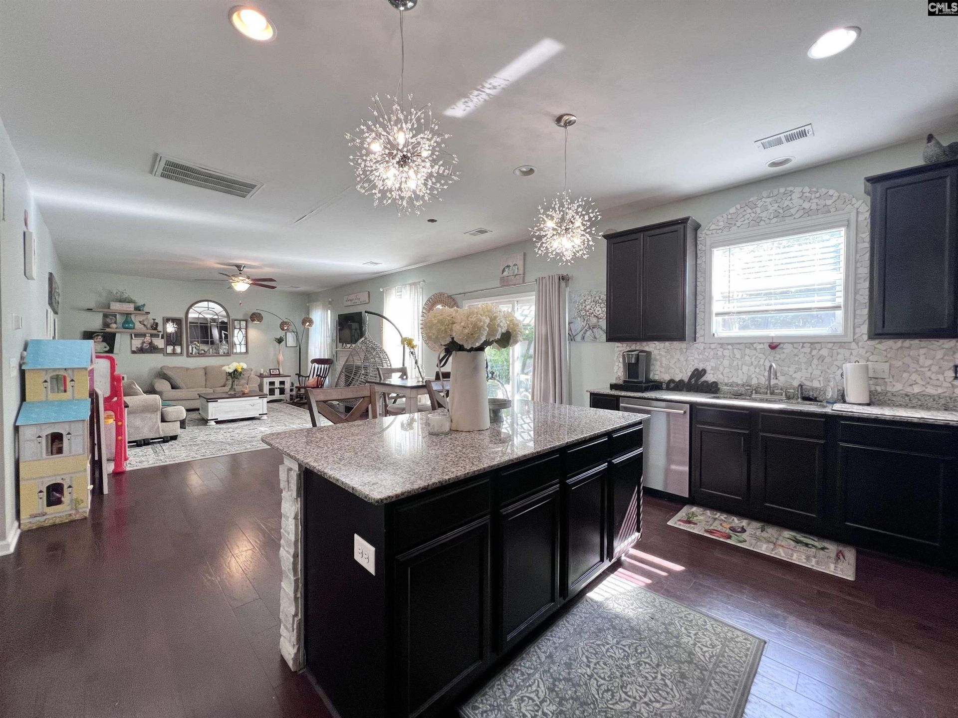 526 Litchfield Lane Photo 12