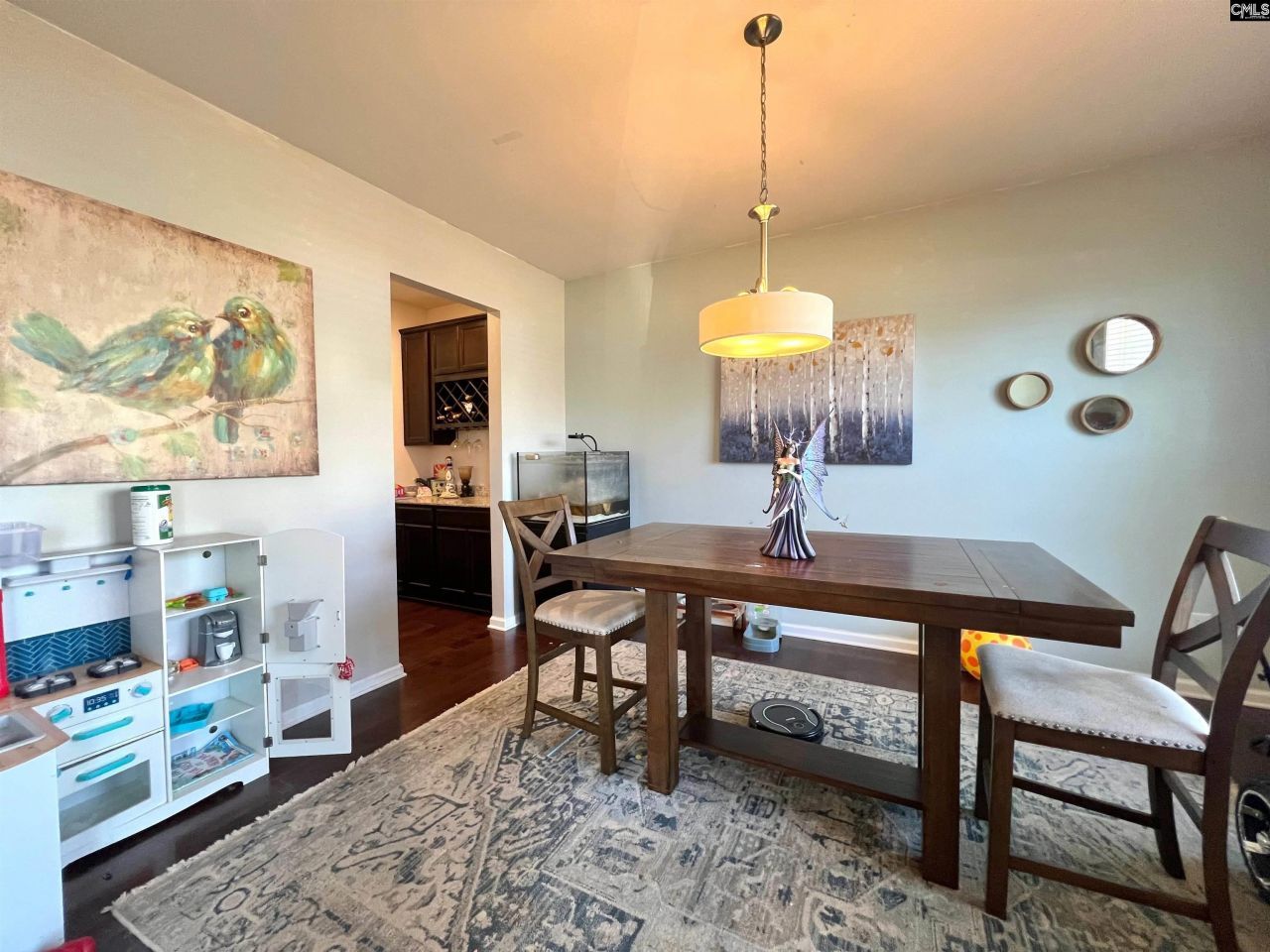 526 Litchfield Lane Photo 4