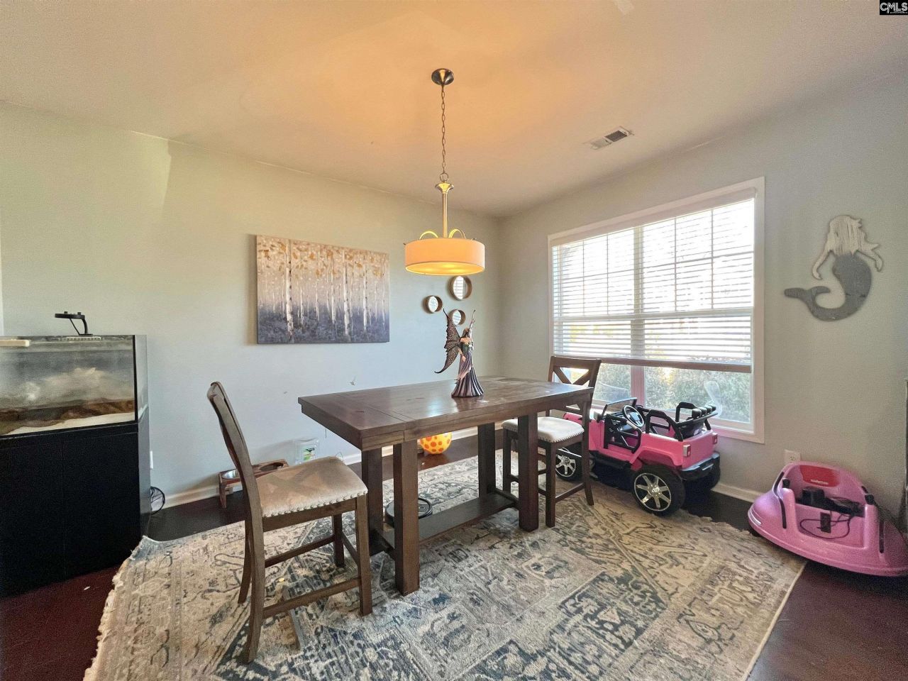 526 Litchfield Lane Photo 6