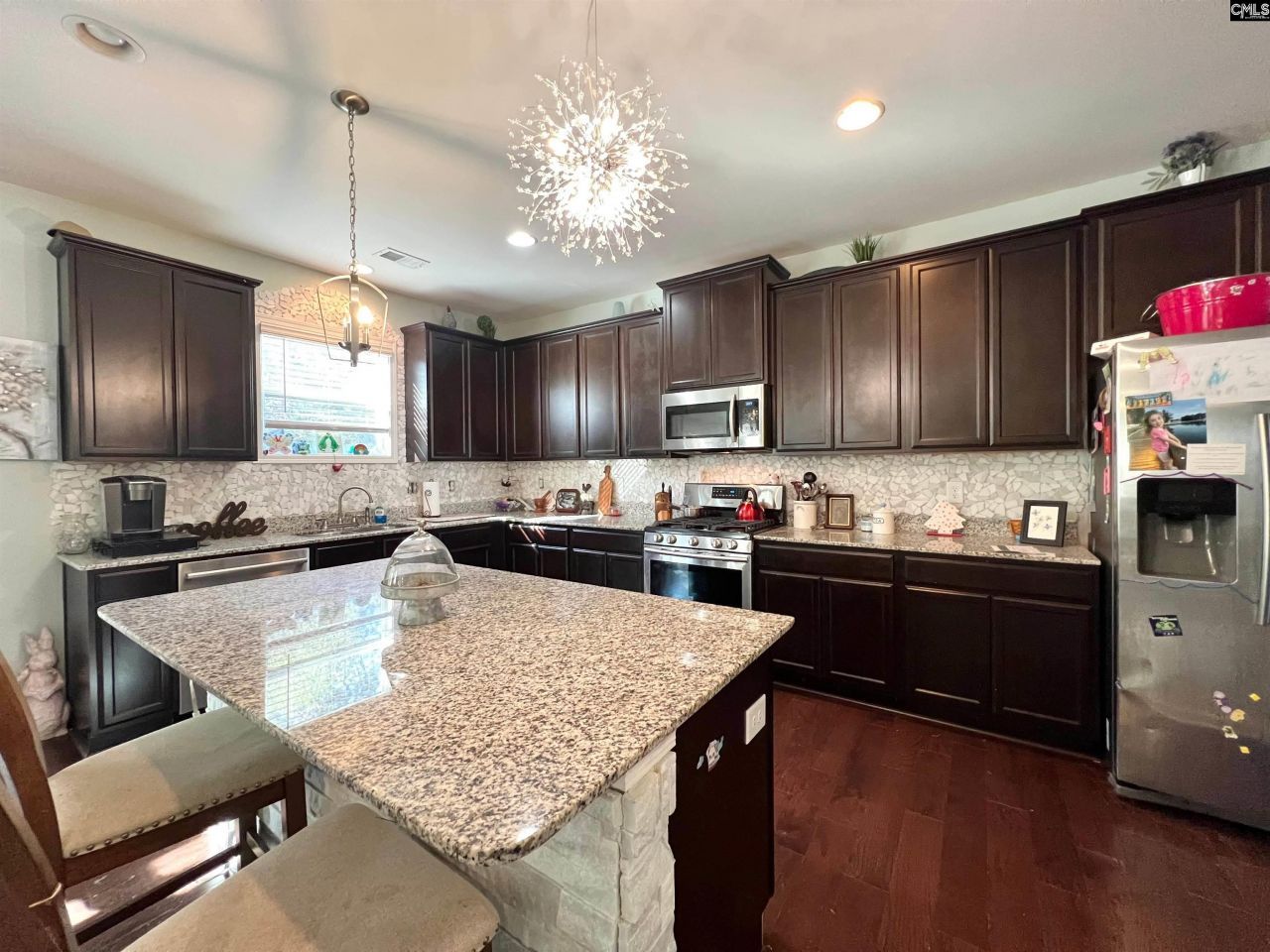 526 Litchfield Lane Photo 7