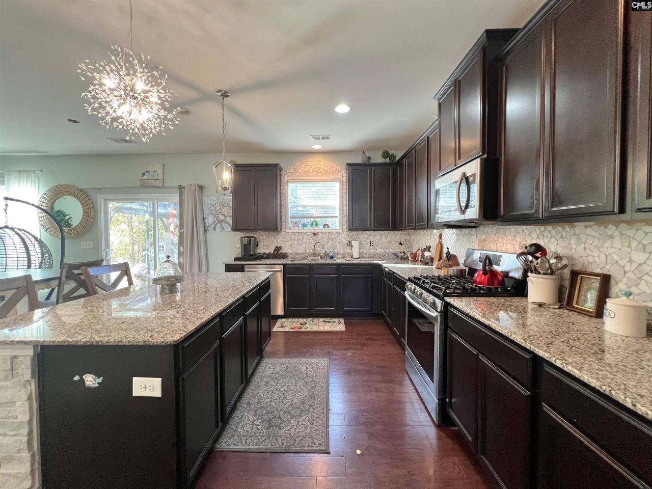 526 Litchfield Lane Photo 8