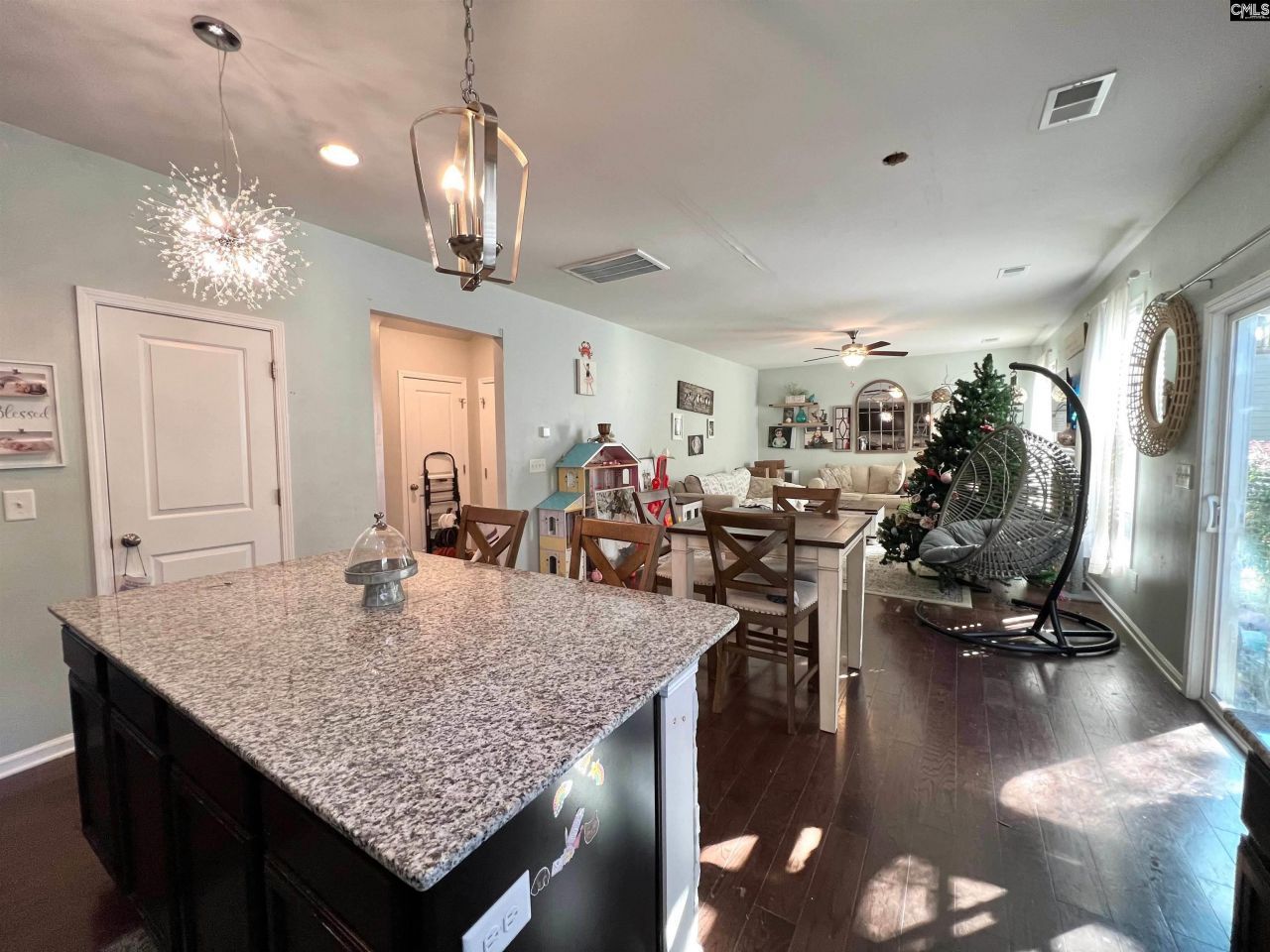 526 Litchfield Lane Photo 9