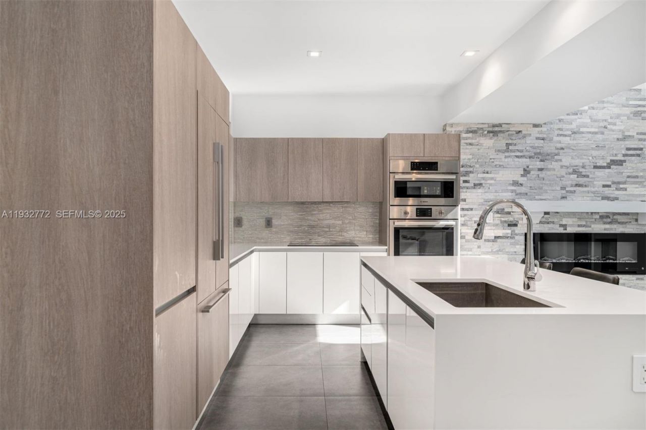 455 NE 39th St, Unit 202, Miami, FL 33137 Photo