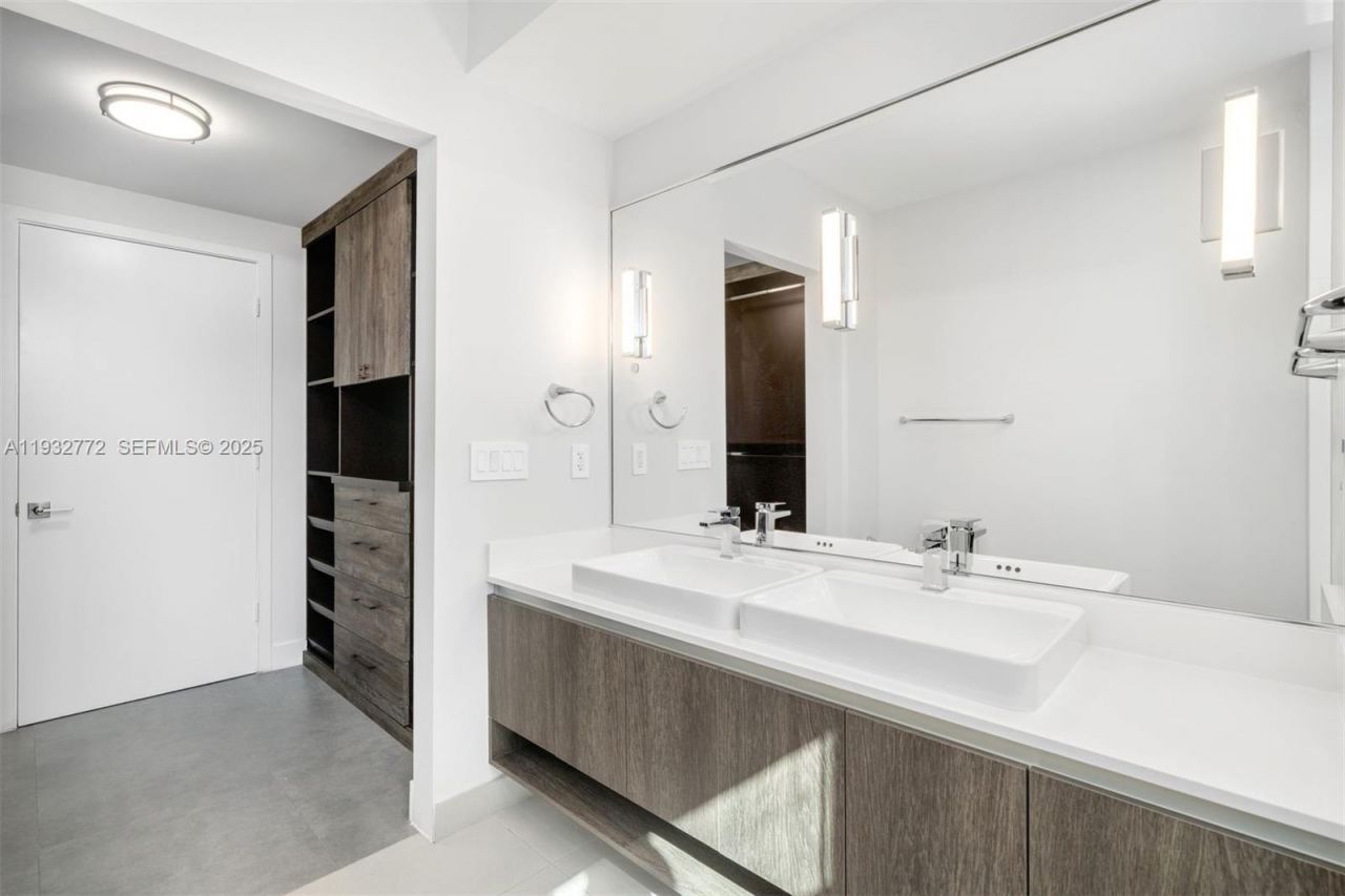 455 NE 39th St, Unit 202, Miami, FL 33137 Photo