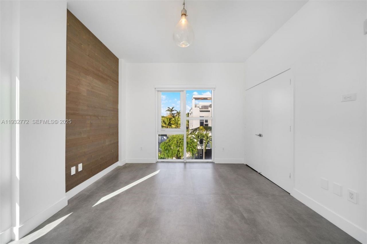 455 NE 39th St, Unit 202, Miami, FL 33137 Photo