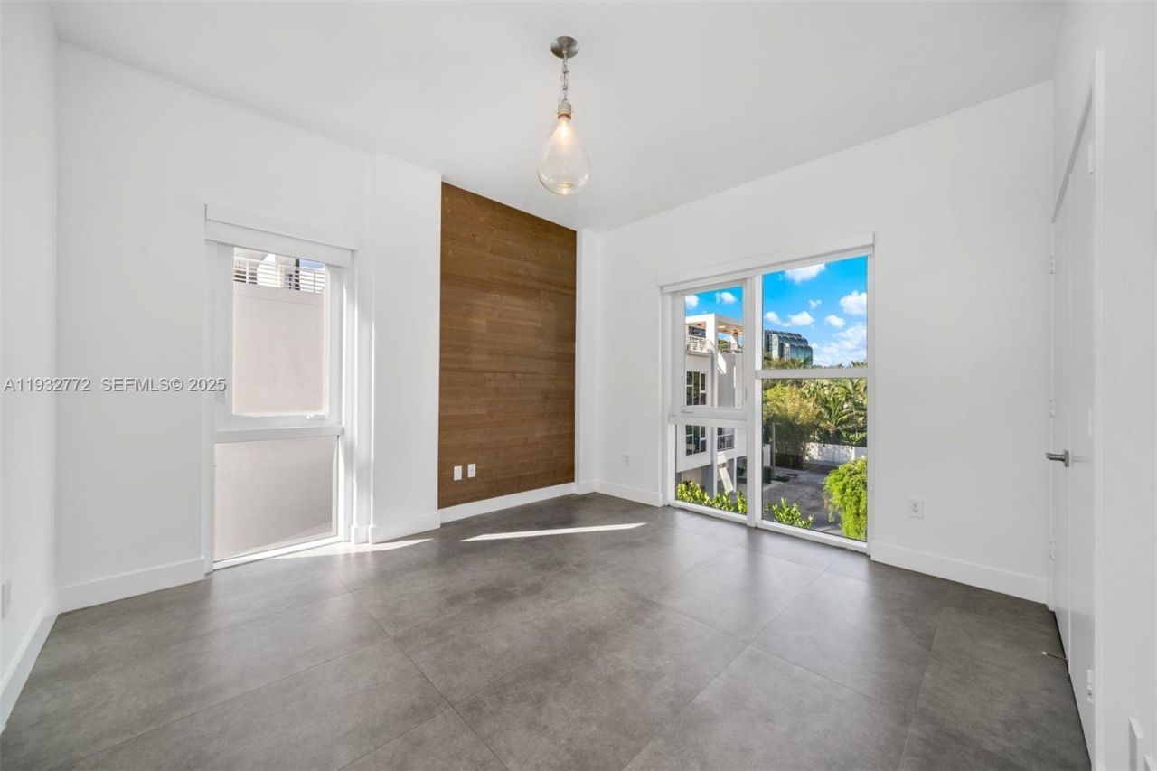 455 NE 39th St, Unit 202, Miami, FL 33137 Photo