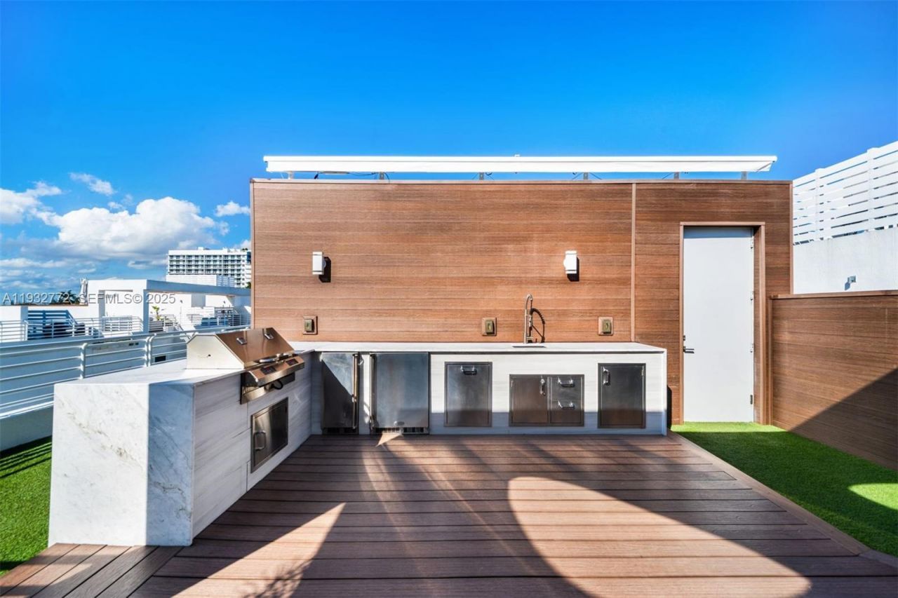 455 NE 39th St, Unit 202, Miami, FL 33137 Photo