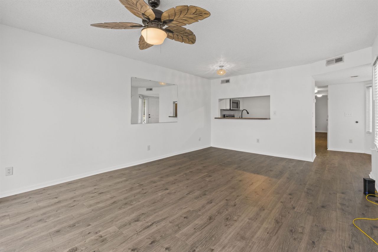 1100 Possum Trot Rd. Photo 4