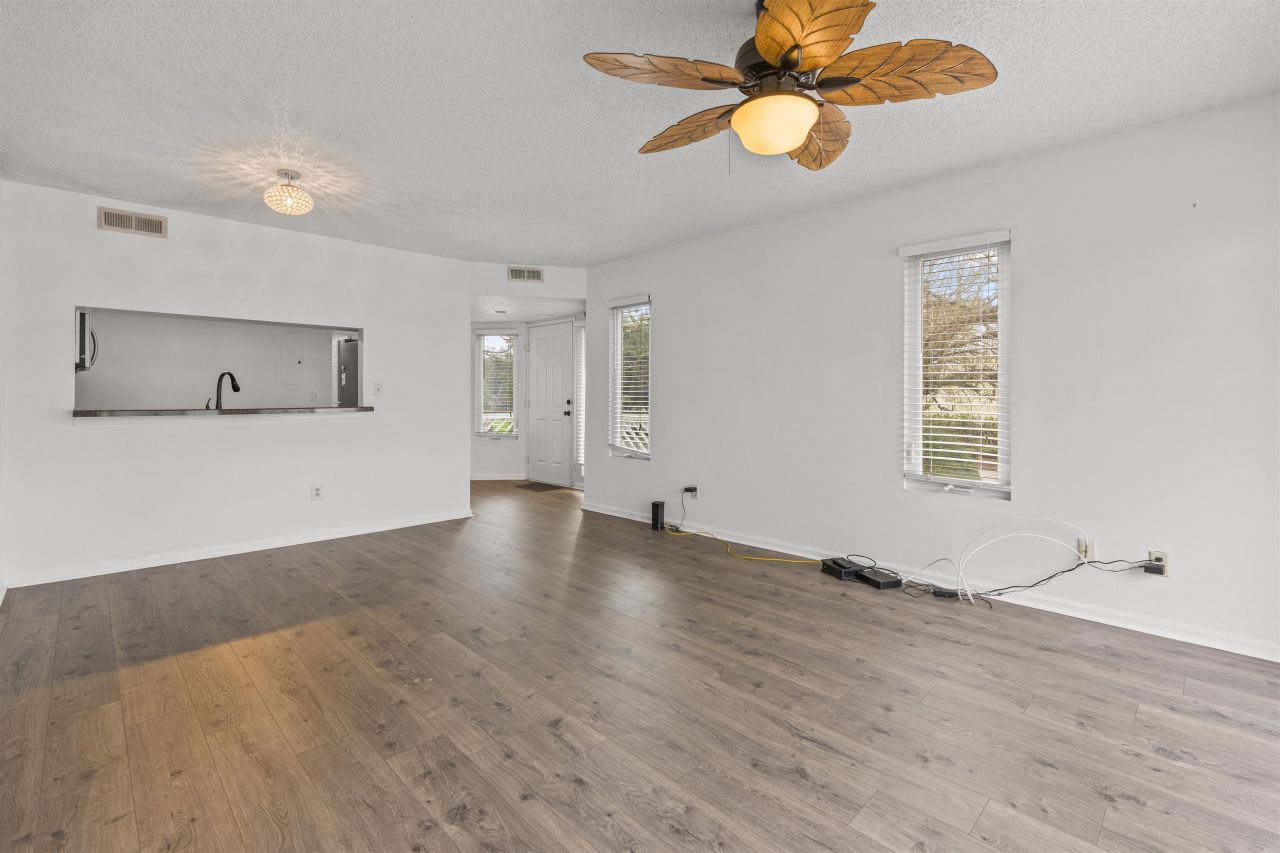 1100 Possum Trot Rd. Photo 6