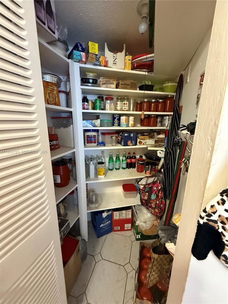 4270 NW 40th St , Unit 109, Lauderdale Lakes, FL 33319 Photo