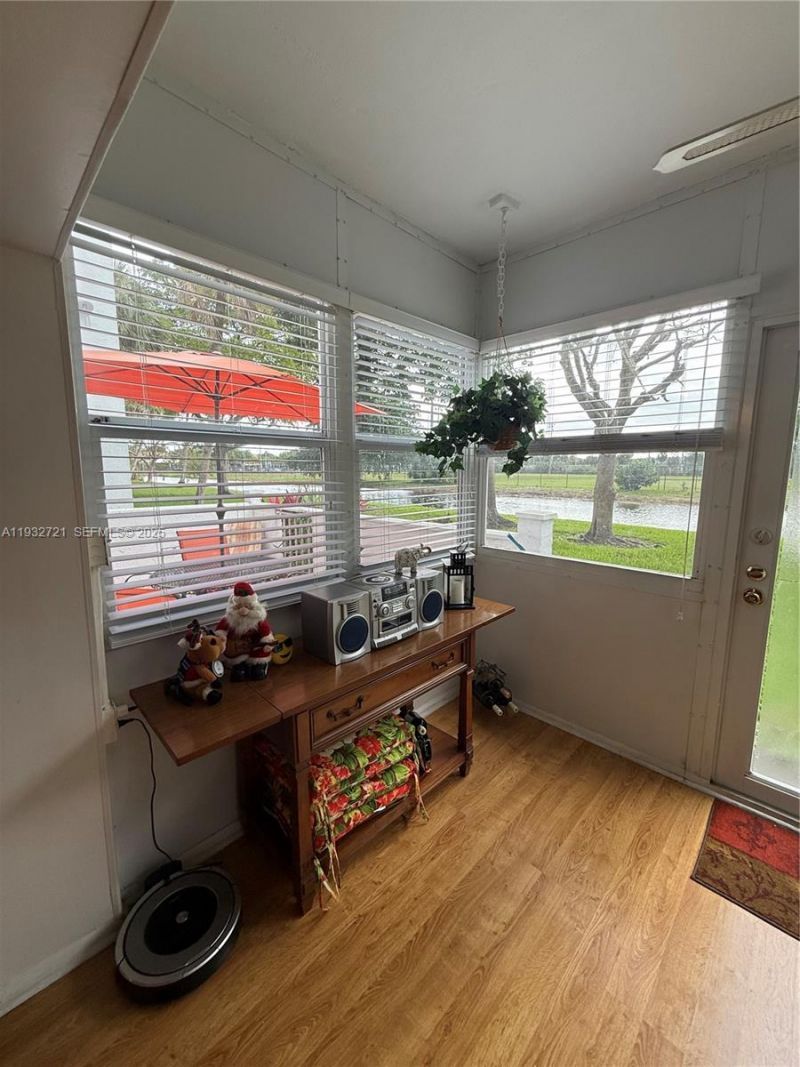 4270 NW 40th St , Unit 109, Lauderdale Lakes, FL 33319 Photo