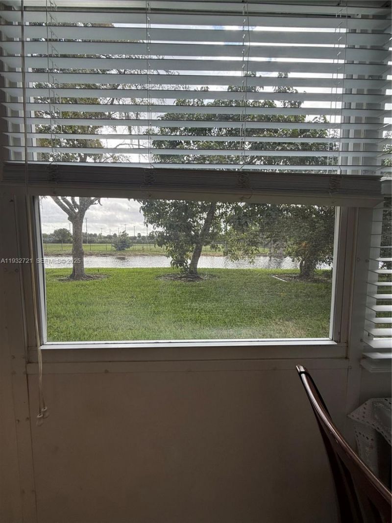 4270 NW 40th St , Unit 109, Lauderdale Lakes, FL 33319 Photo