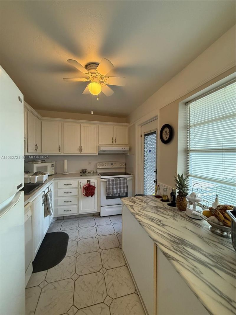 4270 NW 40th St , Unit 109, Lauderdale Lakes, FL 33319 Photo