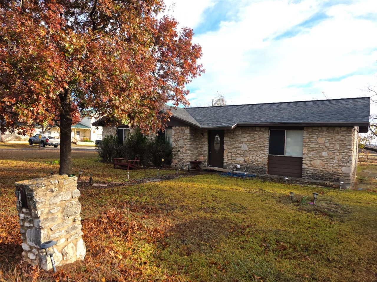 110 Cloverdale Ln, Georgetown, TX 78626 Main Photo
