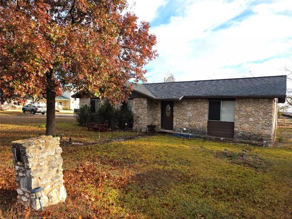 110 Cloverdale LN, Georgetown, TX 78626