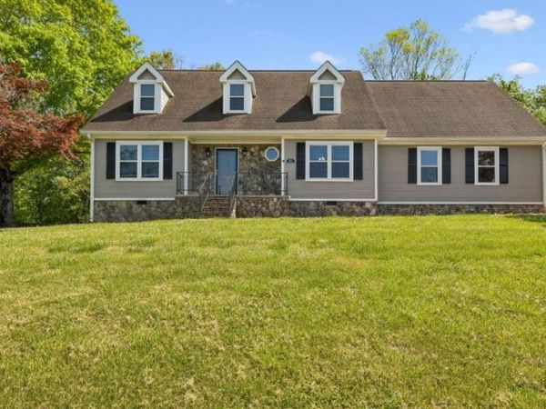 621 Lee Dr, Ringgold, GA 30736