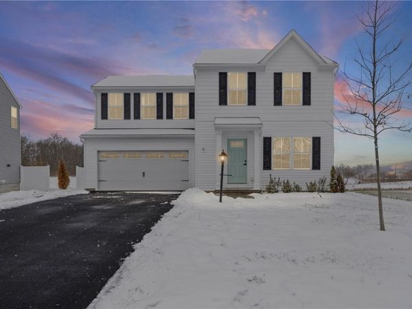 8 Trailhead Road, Henrietta, NY 14467