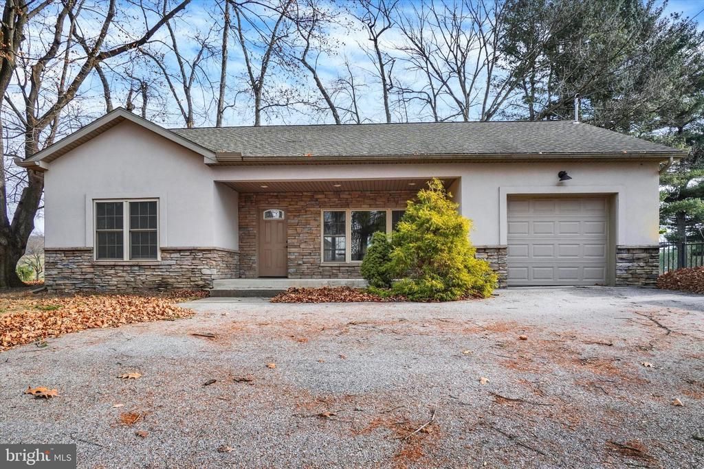 2340 Croll School Road, York, PA 17403 Main Photo