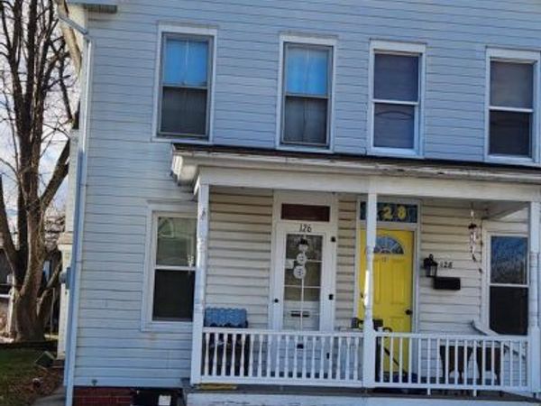 126 N CHARLOTTE STREET, MANHEIM, PA 17545