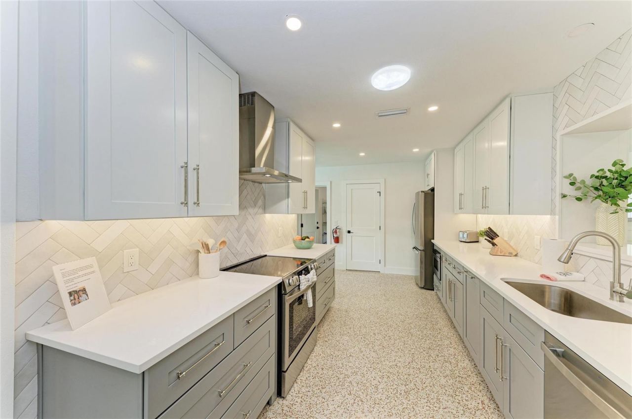 115 Los Cedros Drive, Anna Maria, FL 34216 Photo