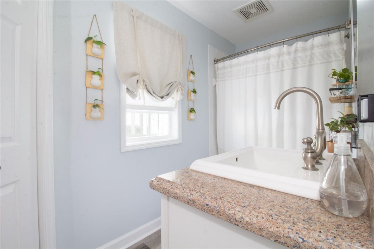 5129 SE Salmon Drive Se, Unit A, Saint Petersburg, FL 33705 Photo