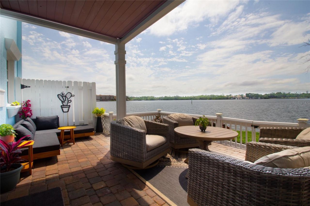 5129 SE Salmon Drive Se, Unit A, Saint Petersburg, FL 33705 Photo