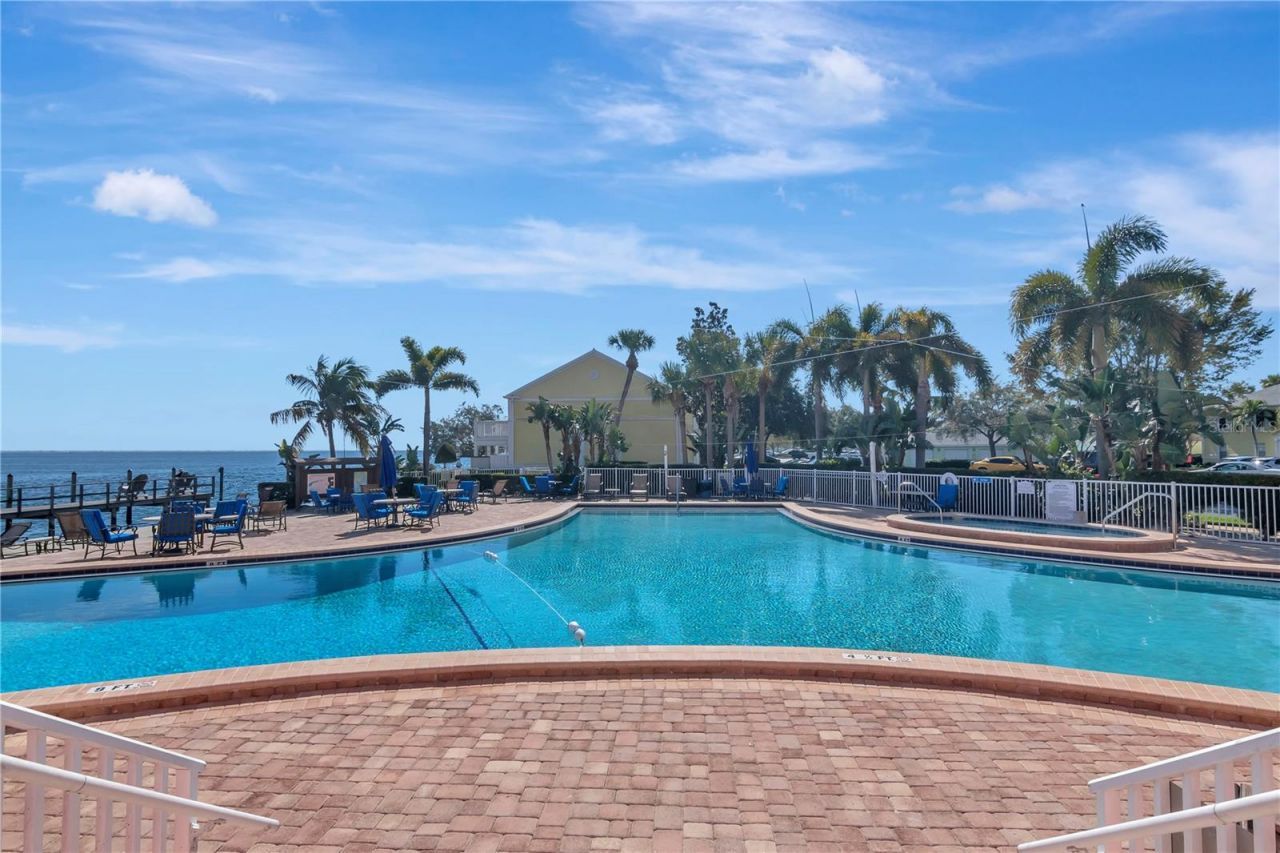 5129 SE Salmon Drive Se, Unit A, Saint Petersburg, FL 33705 Photo