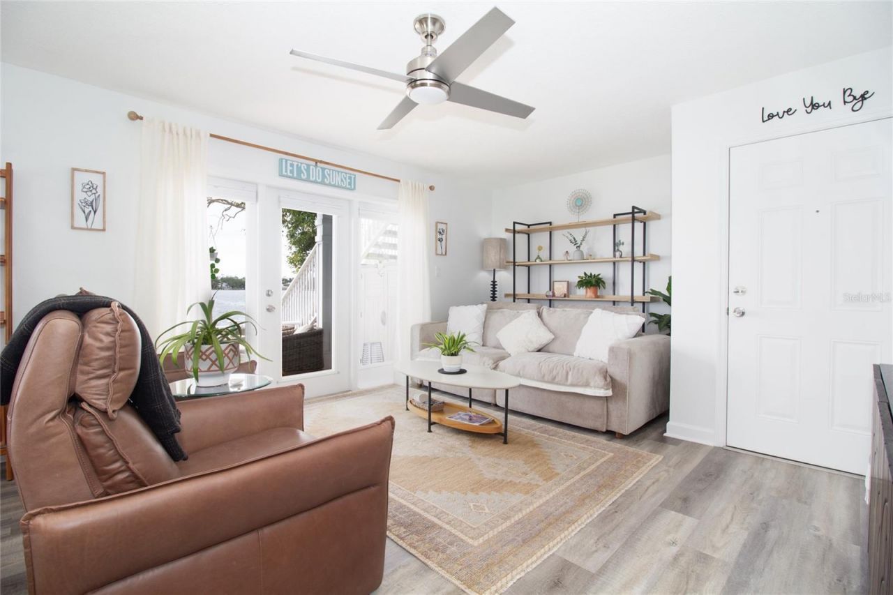 5129 SE Salmon Drive Se, Unit A, Saint Petersburg, FL 33705 Photo