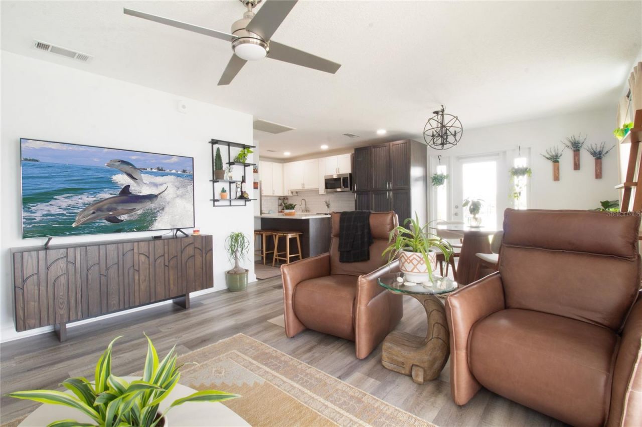 5129 SE Salmon Drive Se, Unit A, Saint Petersburg, FL 33705 Photo