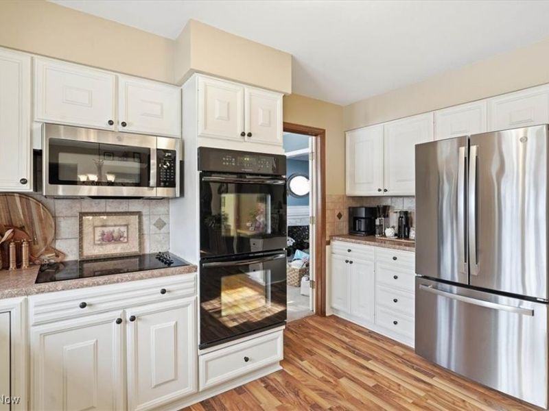 310 Tonawanda Trail SW, Hartville, OH 44632 Photo 14