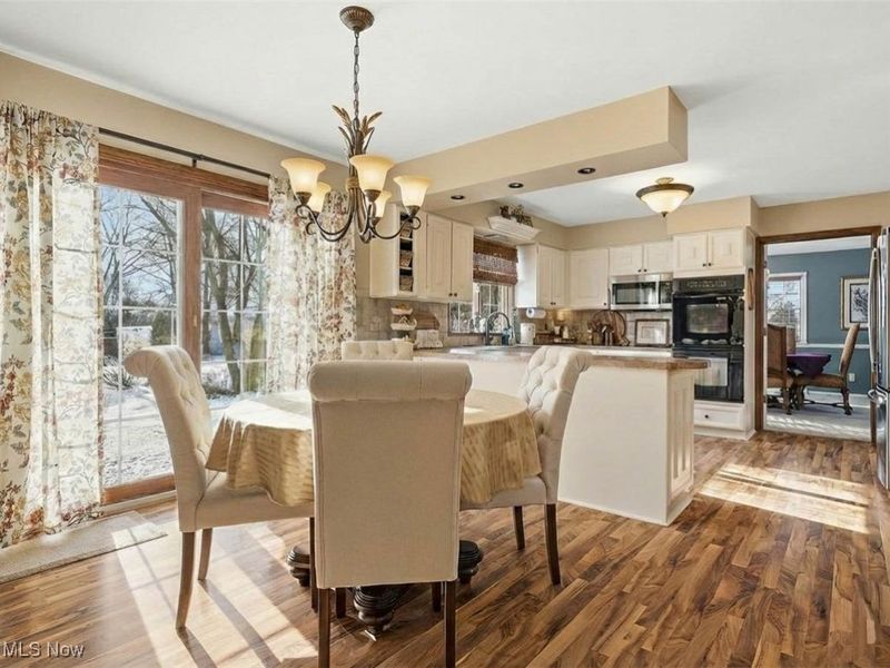 310 Tonawanda Trail SW, Hartville, OH 44632 Photo 16