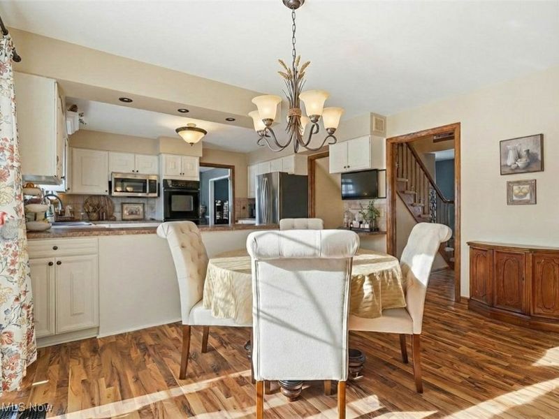 310 Tonawanda Trail SW, Hartville, OH 44632 Photo 17