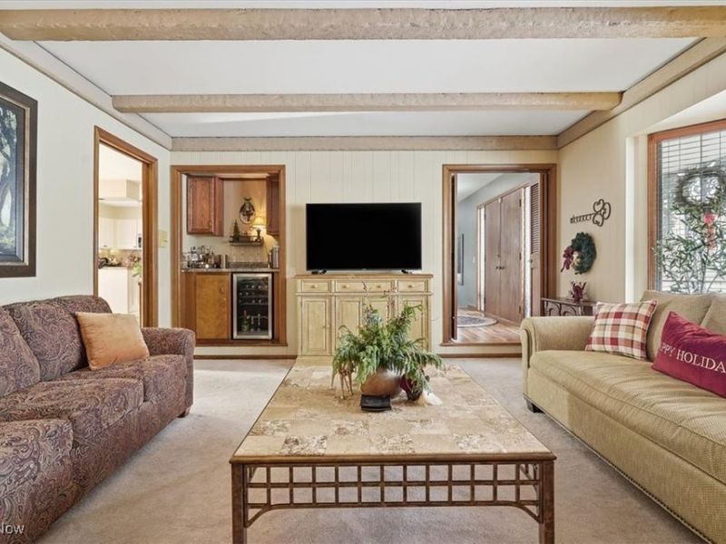 310 Tonawanda Trail SW, Hartville, OH 44632 Photo 7