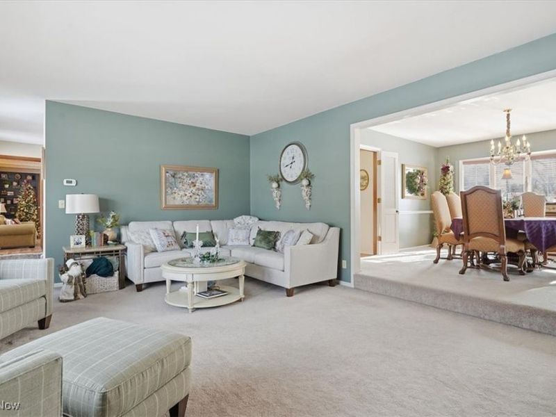 310 Tonawanda Trail SW, Hartville, OH 44632 Photo 9