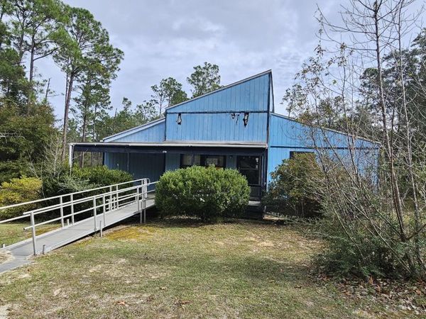 1127 Highlands Circle, Alford, FL 32420