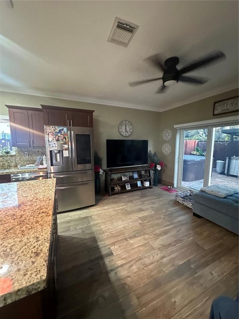 3134 NE 3rd Dr, Homestead, FL 33033 Photo