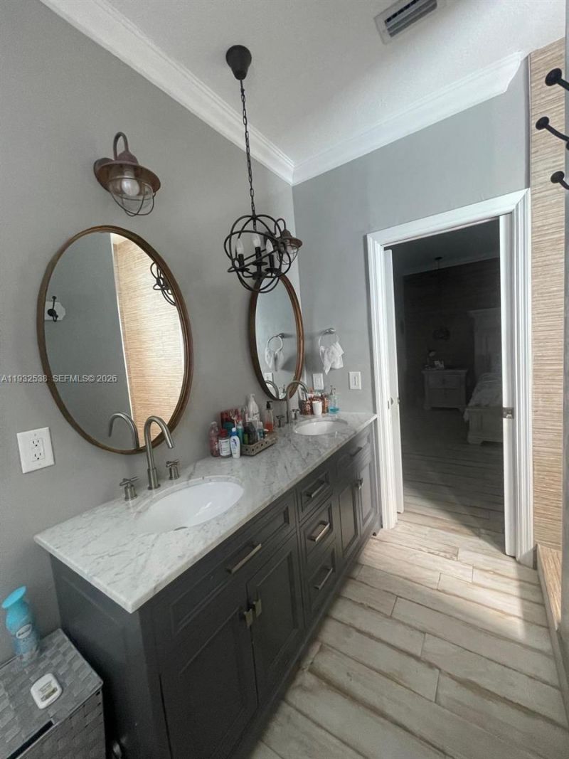 3134 NE 3rd Dr, Homestead, FL 33033 Photo