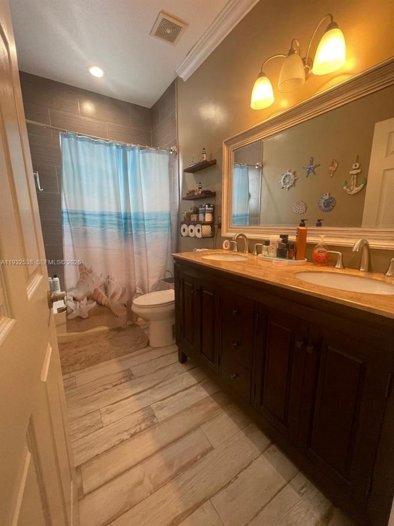 3134 NE 3rd Dr, Homestead, FL 33033 Photo