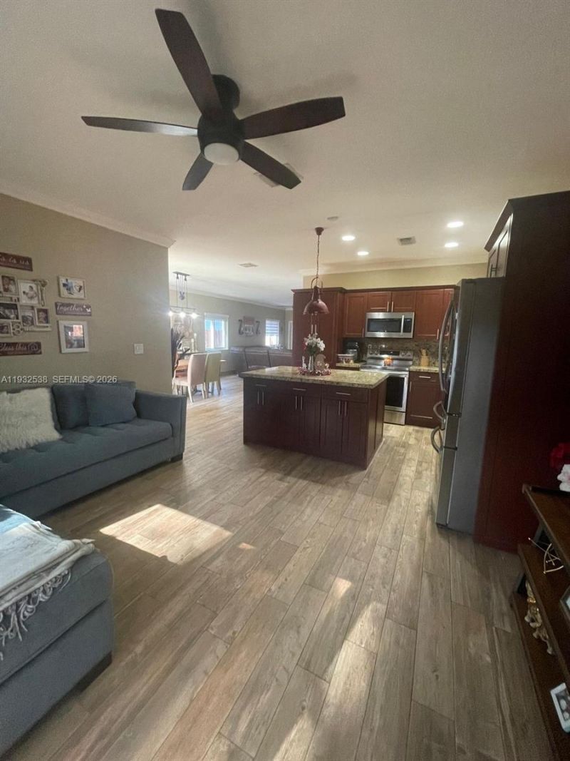 3134 NE 3rd Dr, Homestead, FL 33033 Photo