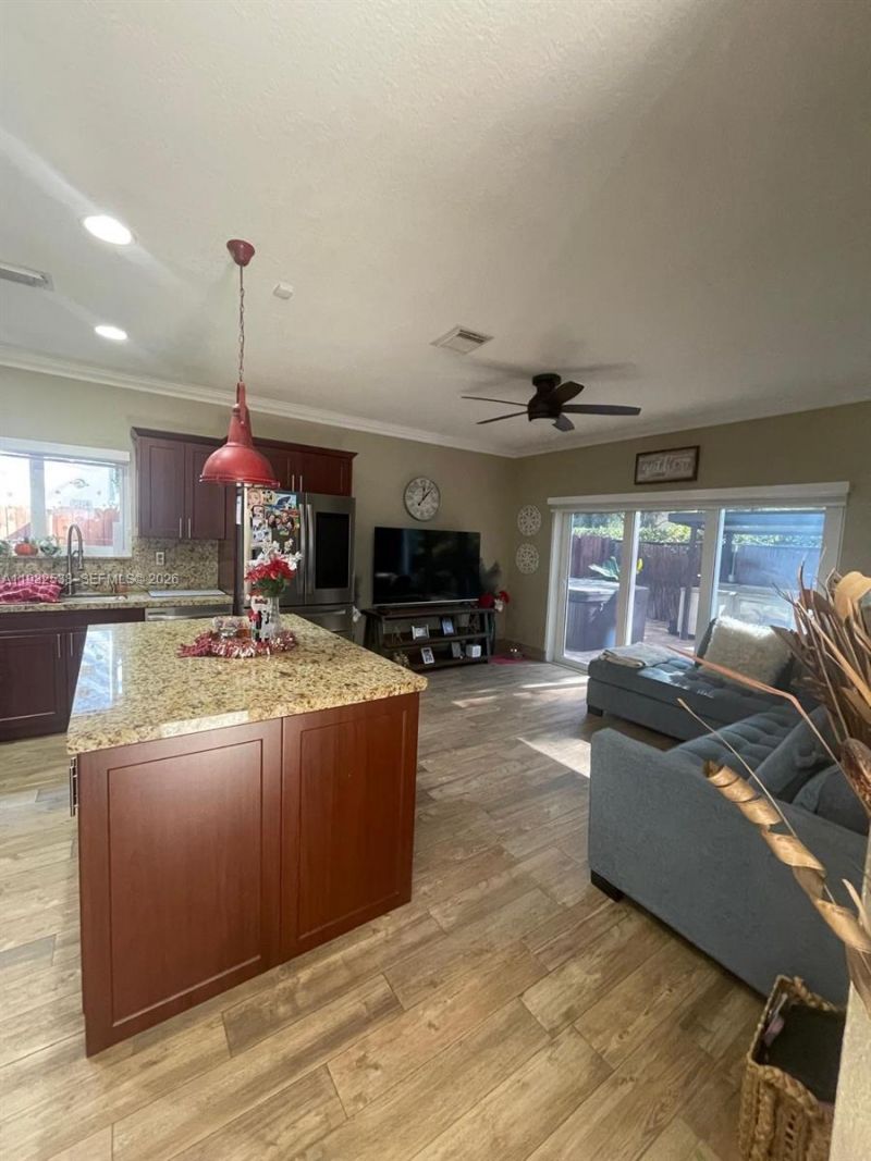 3134 NE 3rd Dr, Homestead, FL 33033 Photo