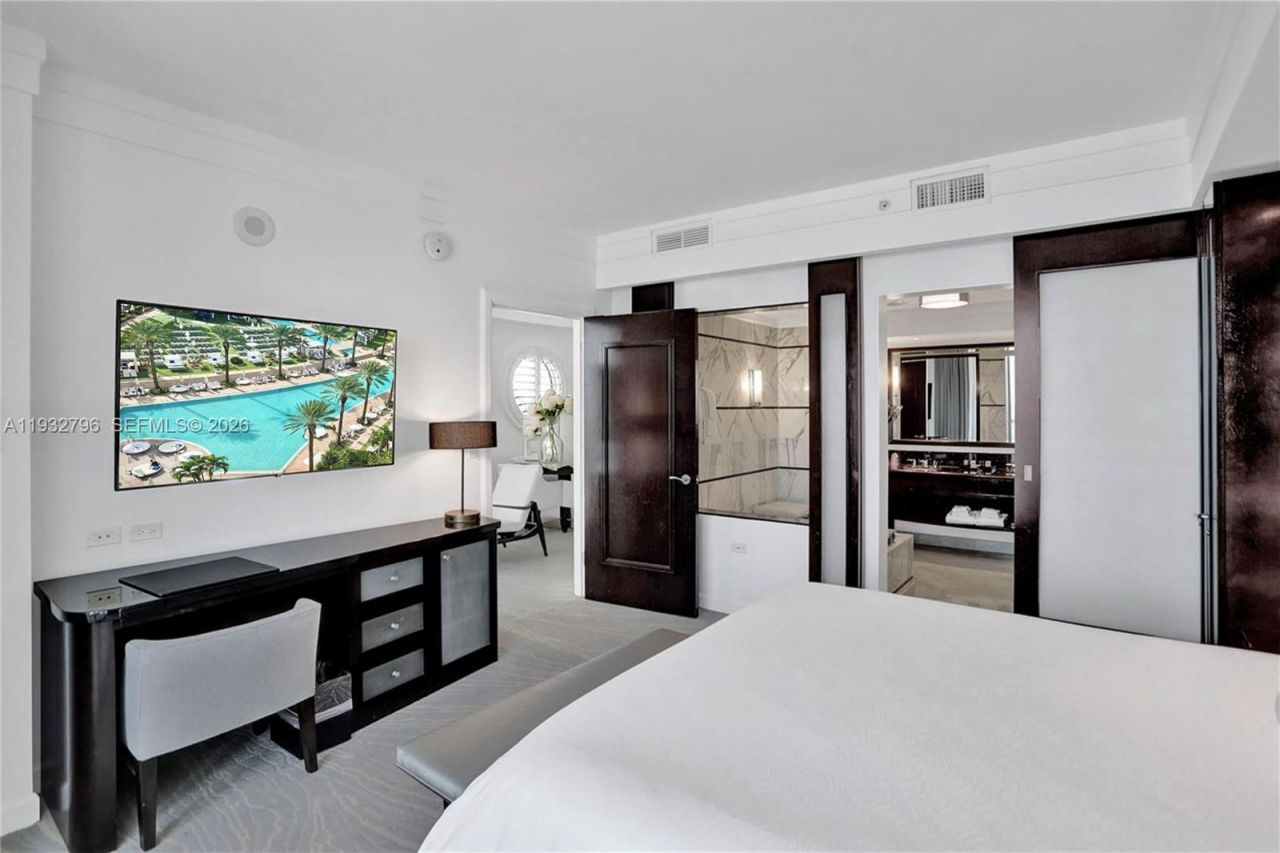 4391 Collins Ave, Unit 1514, Miami Beach, FL 33140 Photo