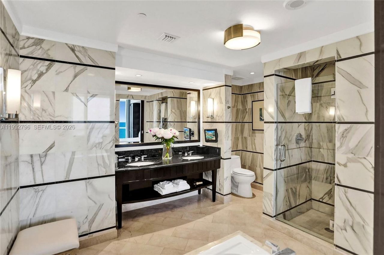 4391 Collins Ave, Unit 1514, Miami Beach, FL 33140 Photo